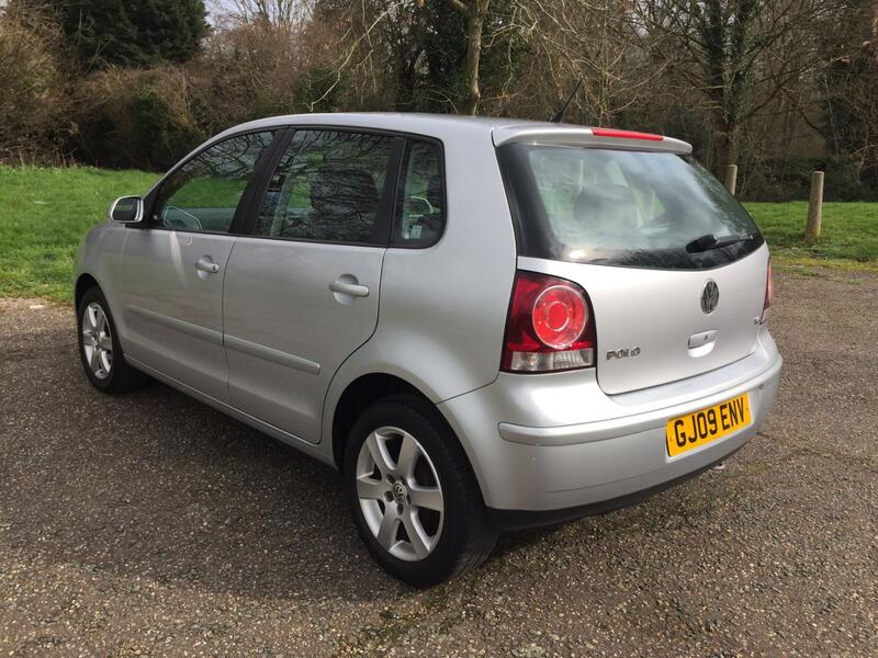 VOLKSWAGEN POLO