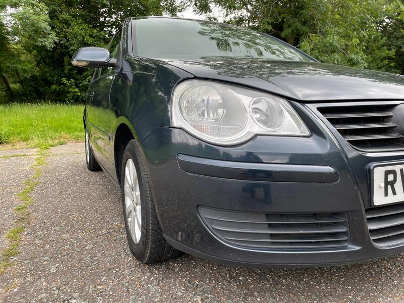 VOLKSWAGEN POLO