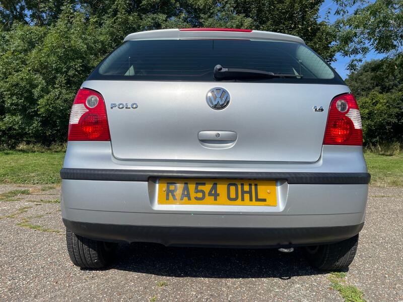 VOLKSWAGEN POLO