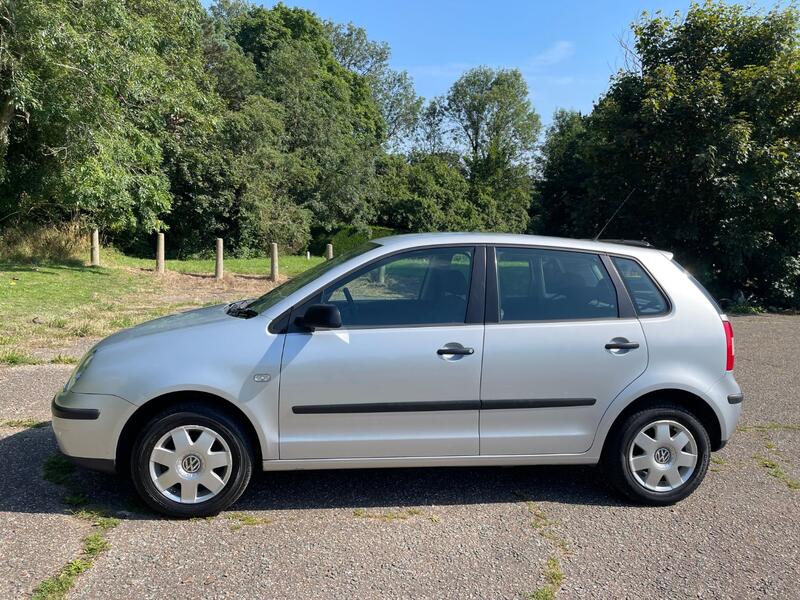 VOLKSWAGEN POLO