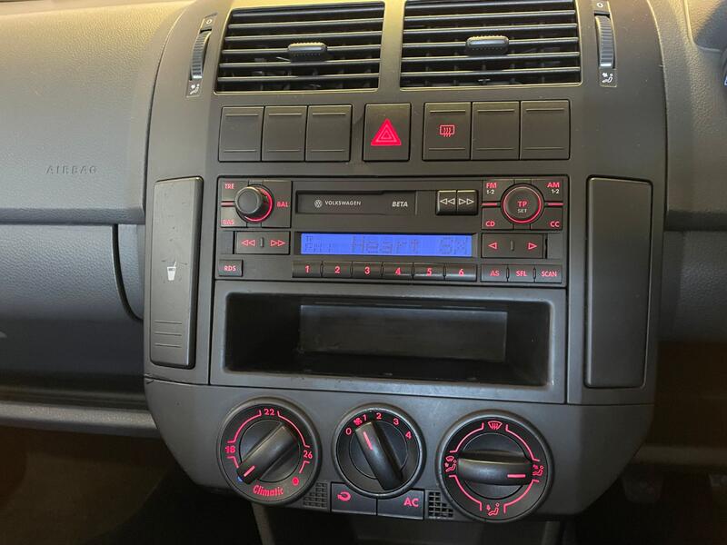VOLKSWAGEN POLO