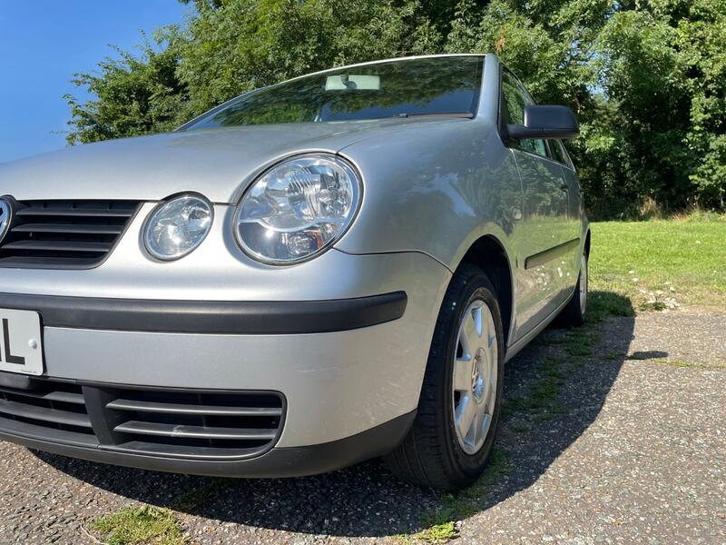 VOLKSWAGEN POLO