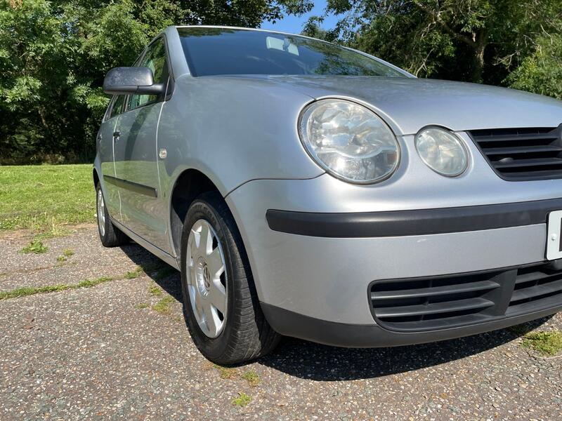 VOLKSWAGEN POLO