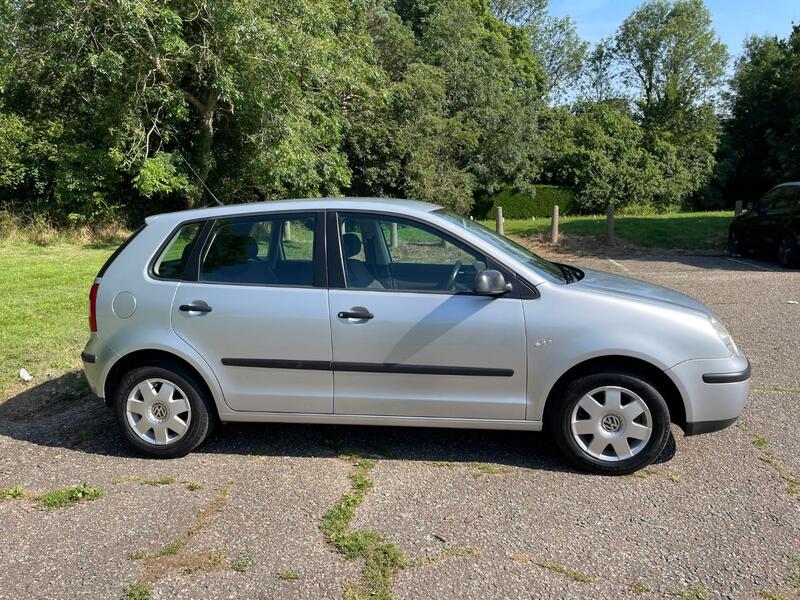 VOLKSWAGEN POLO