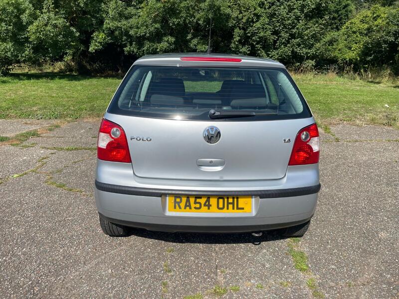 VOLKSWAGEN POLO