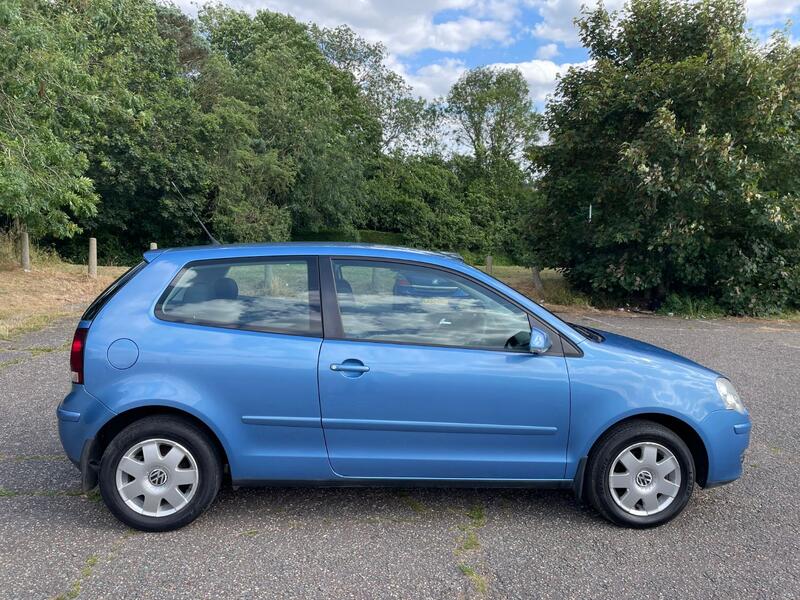 VOLKSWAGEN POLO