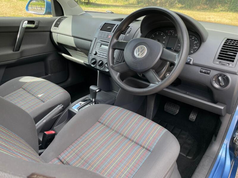 VOLKSWAGEN POLO