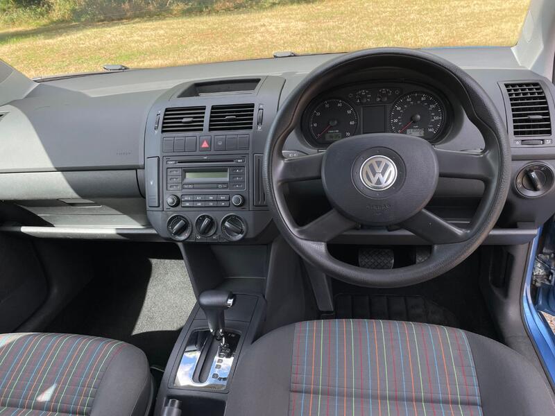 VOLKSWAGEN POLO