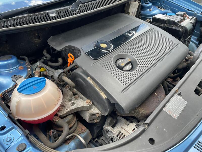 VOLKSWAGEN POLO