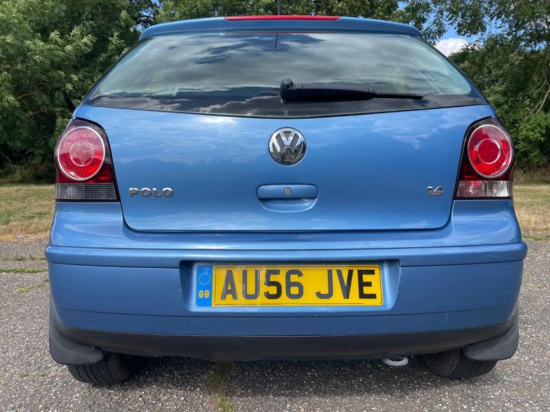 VOLKSWAGEN POLO