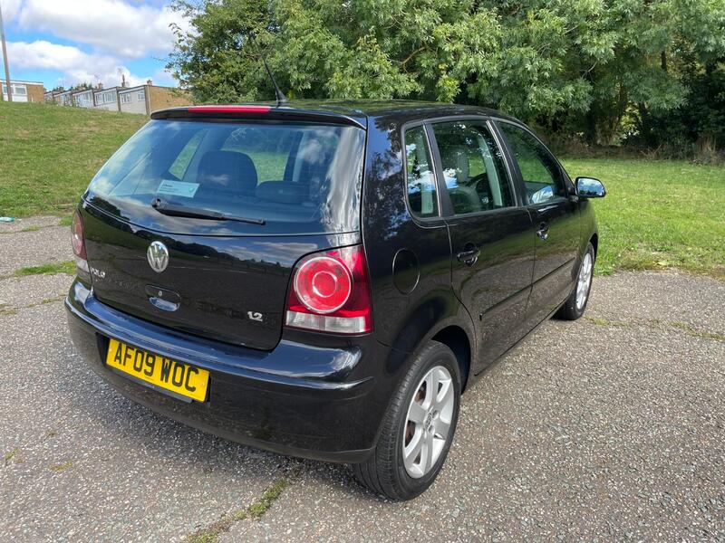 VOLKSWAGEN POLO