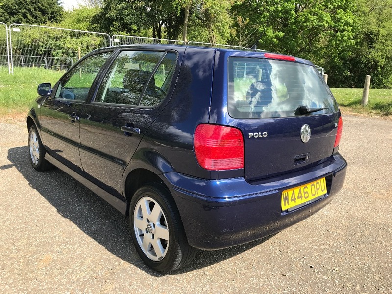 VOLKSWAGEN POLO