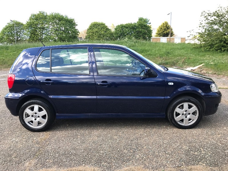 VOLKSWAGEN POLO