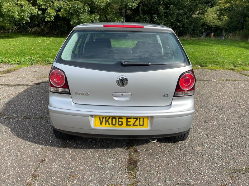 VOLKSWAGEN POLO
