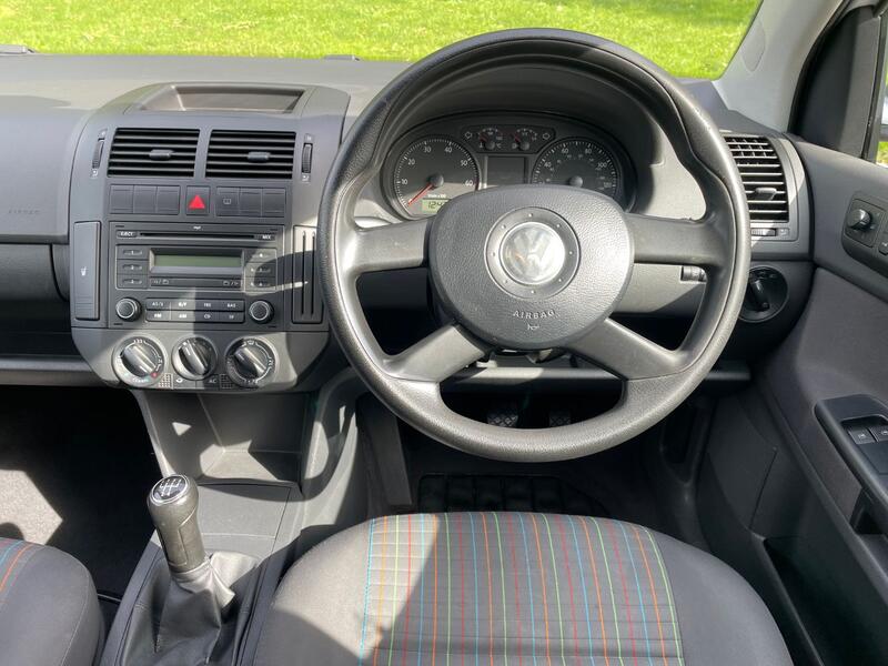 VOLKSWAGEN POLO