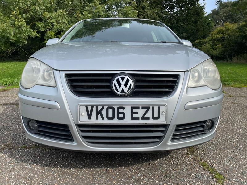 VOLKSWAGEN POLO