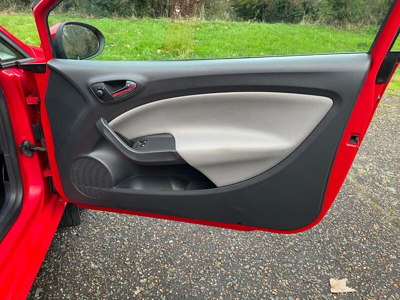 SEAT IBIZA