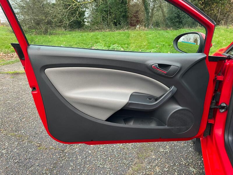 SEAT IBIZA