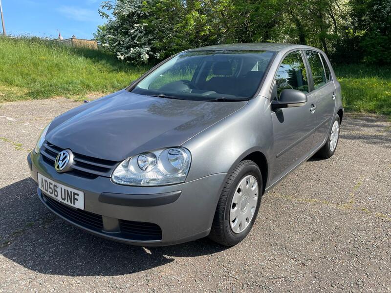 View VOLKSWAGEN GOLF 1.6 S FSI 5 DOOR