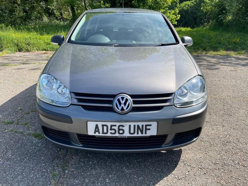 View VOLKSWAGEN GOLF 1.6 S FSI 5 DOOR