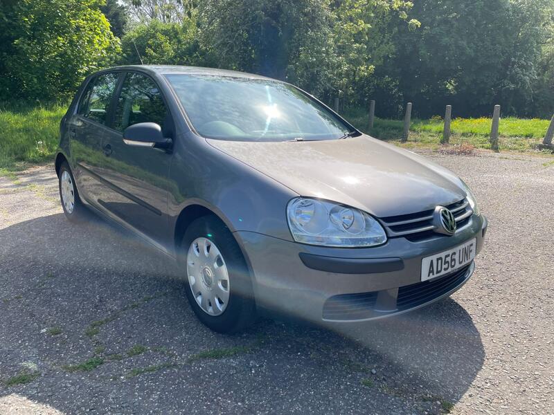 VOLKSWAGEN GOLF 1.6 S FSI 5 DOOR