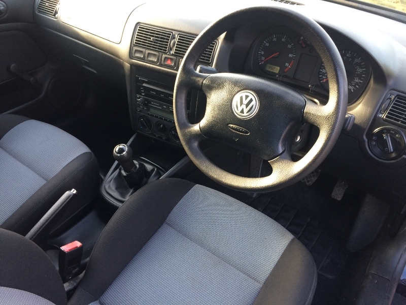 VOLKSWAGEN GOLF