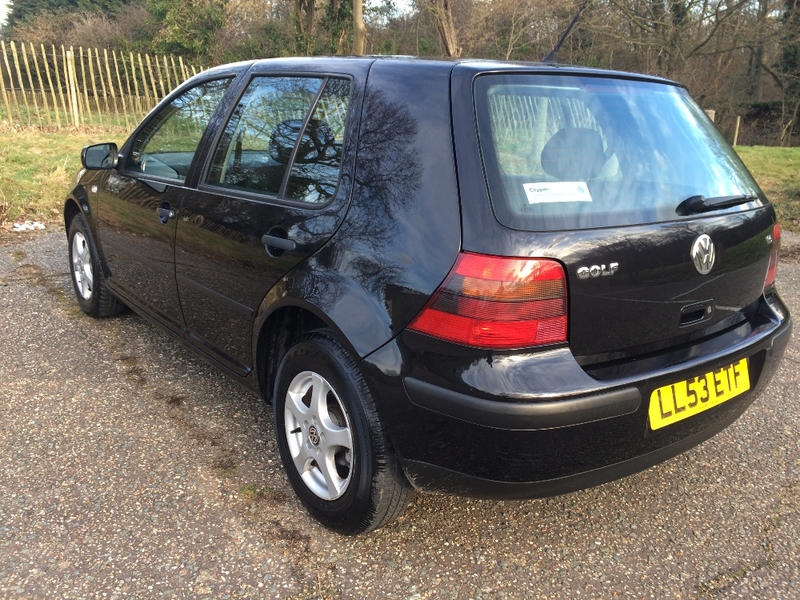 VOLKSWAGEN GOLF