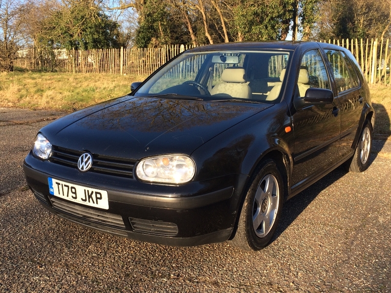 View VOLKSWAGEN GOLF 1.9  TDI S - 5 Door