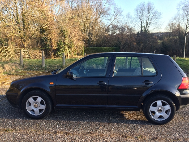 VOLKSWAGEN GOLF