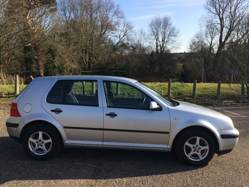 VOLKSWAGEN GOLF