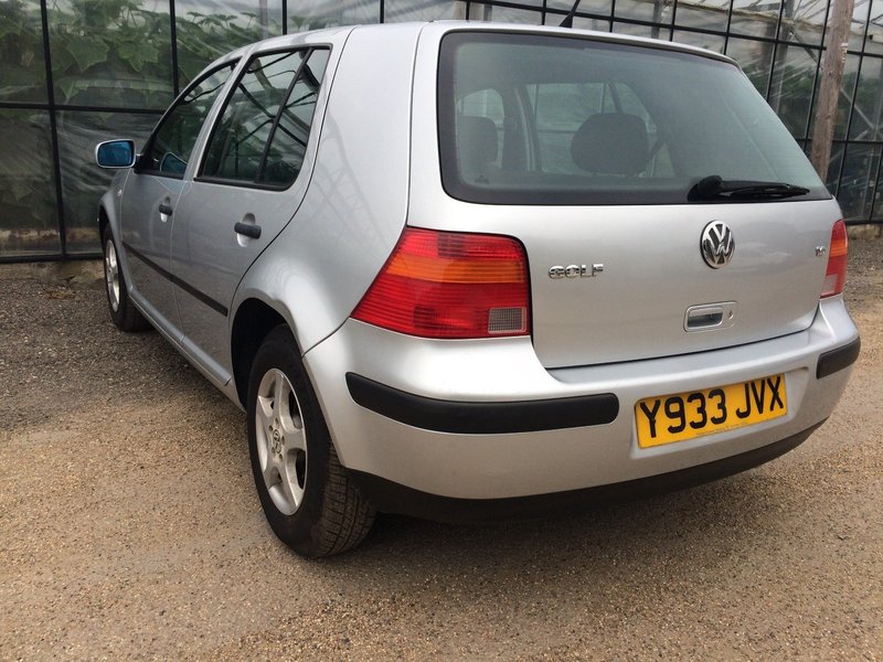 VOLKSWAGEN GOLF