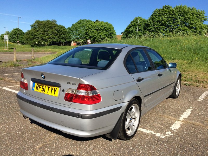 BMW 3 SERIES