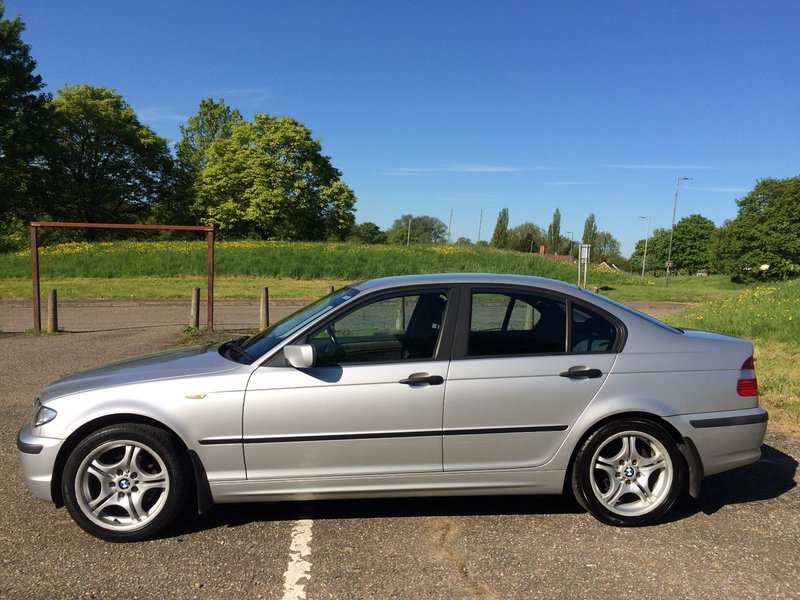 BMW 3 SERIES
