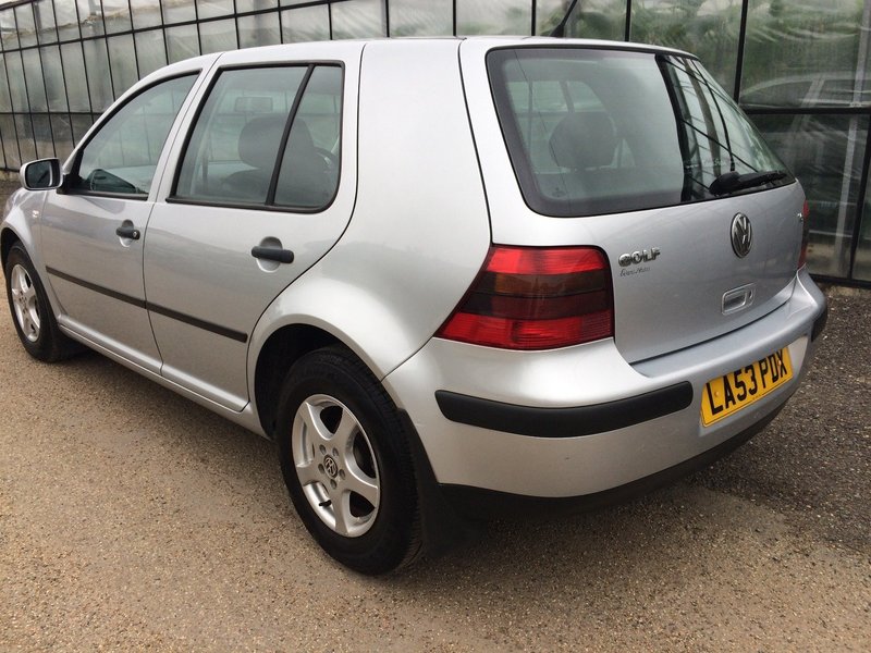 VOLKSWAGEN GOLF