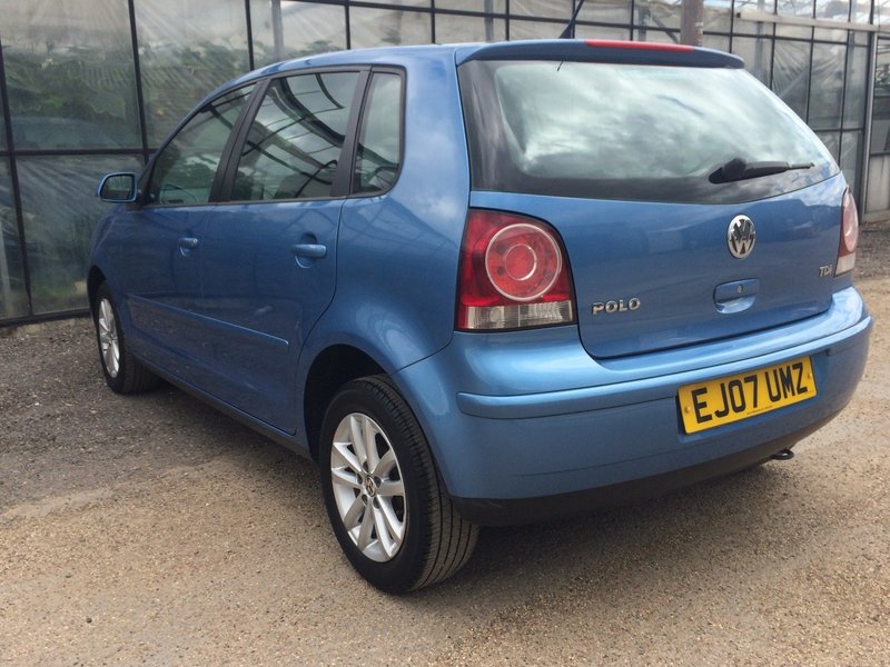 VOLKSWAGEN POLO