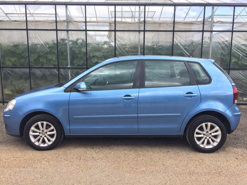 VOLKSWAGEN POLO