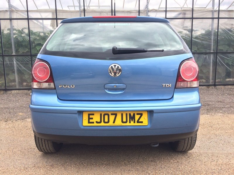 VOLKSWAGEN POLO