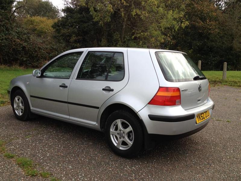 VOLKSWAGEN GOLF