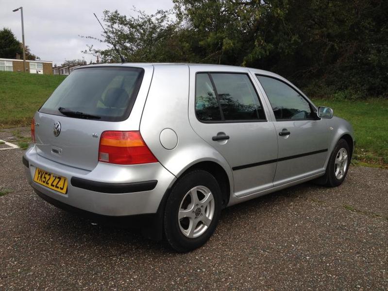 VOLKSWAGEN GOLF