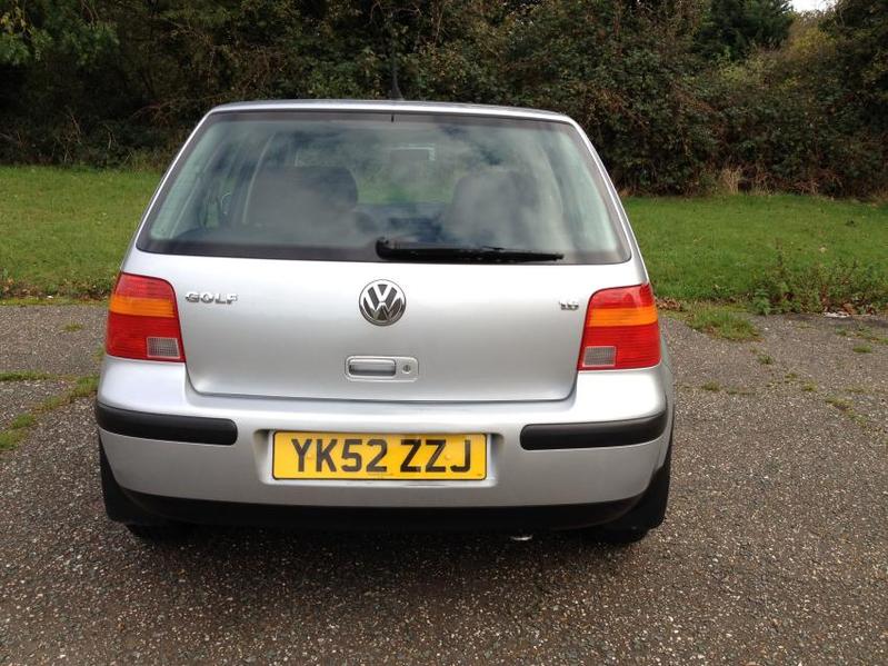 VOLKSWAGEN GOLF