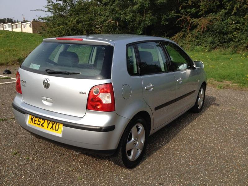 VOLKSWAGEN POLO