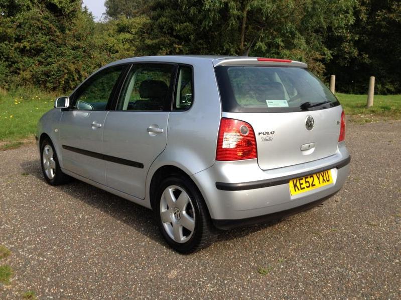VOLKSWAGEN POLO