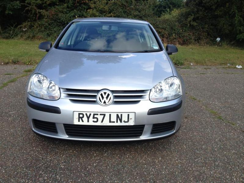 View VOLKSWAGEN GOLF 1.4 S 5 DOOR