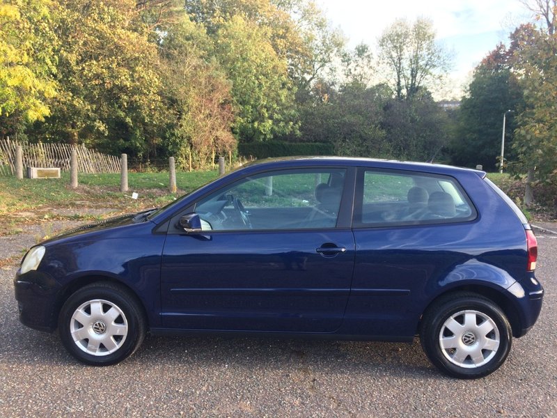 VOLKSWAGEN POLO