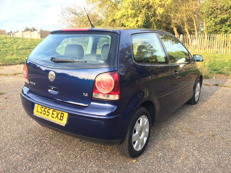VOLKSWAGEN POLO