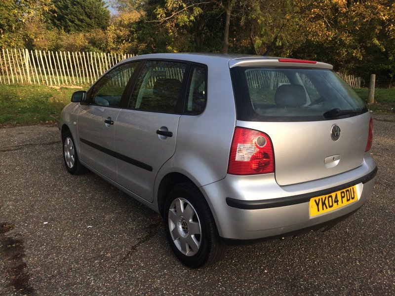 VOLKSWAGEN POLO