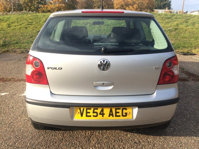 VOLKSWAGEN POLO