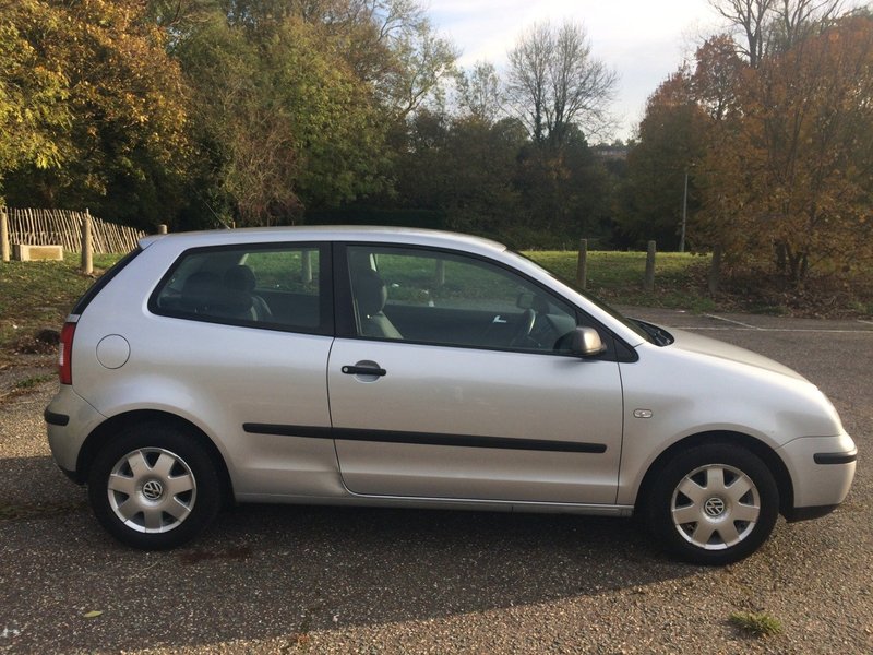 VOLKSWAGEN POLO