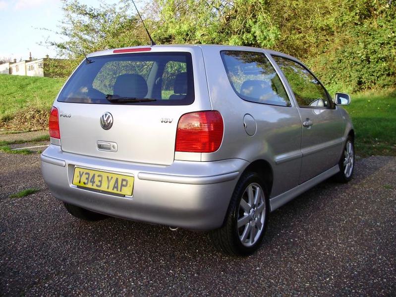 VOLKSWAGEN POLO