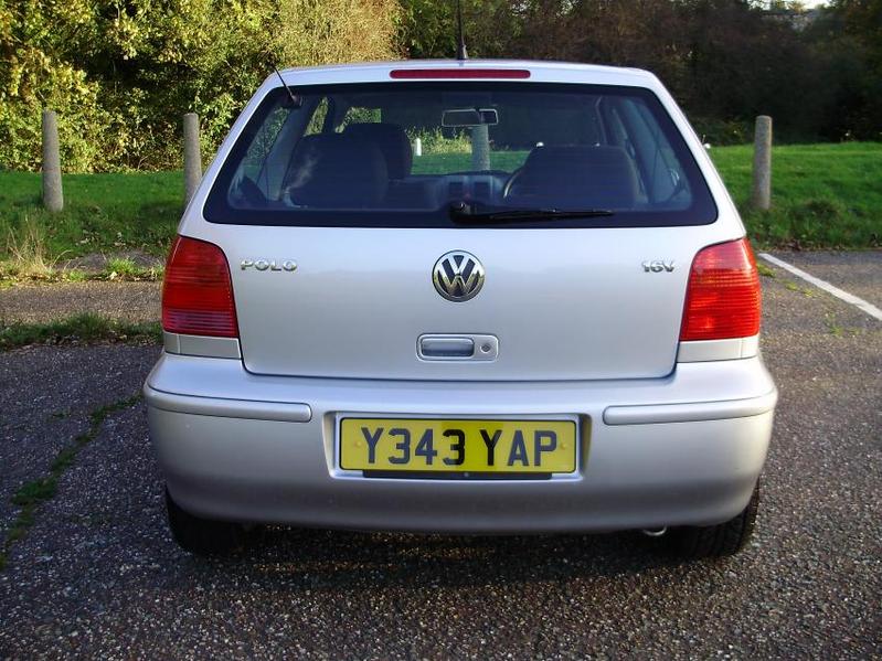 VOLKSWAGEN POLO